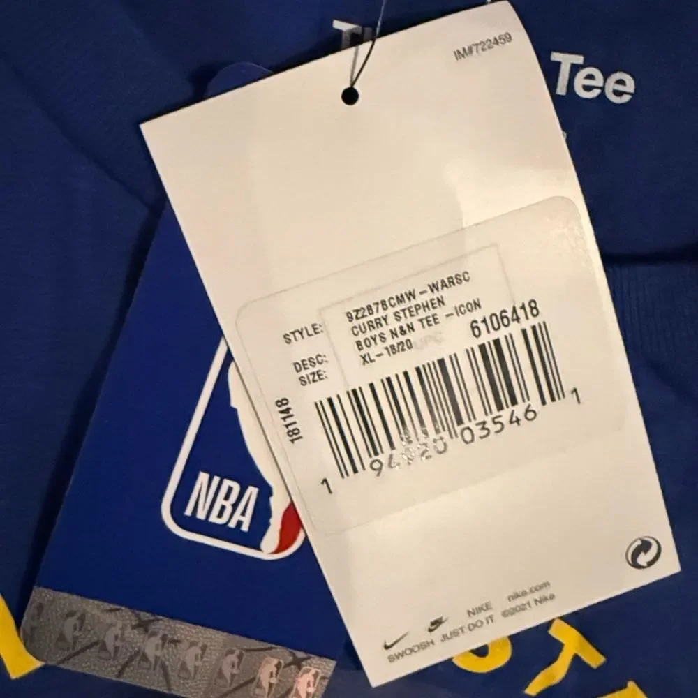 Nike Kids Stephen Curry Golden State Warriors Logo Name & Number Tee. Youth XL.